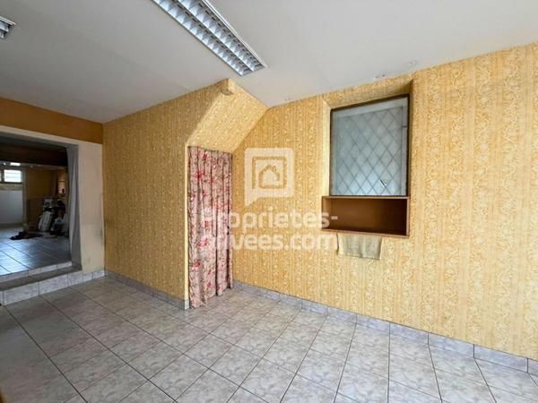 EXCLUSIVITÉ A VENDRE : immeuble (local commercial + appartement) 147 m2 Tours centre