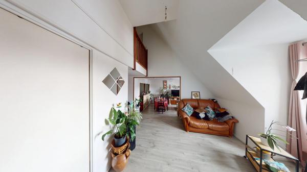 T2 DUPLEX 61 M2 PROCHE COMMERCES