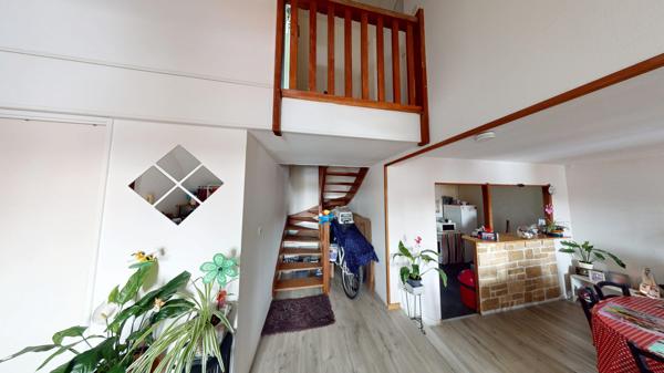 T2 DUPLEX 61 M2 PROCHE COMMERCES