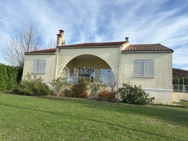 Maison de village de 220 m²