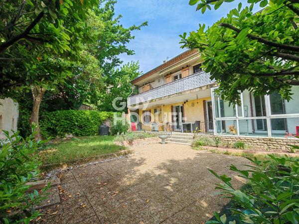 Appartement de charme avec jardin et garage - 125 m² - Proche centre de Carpentras