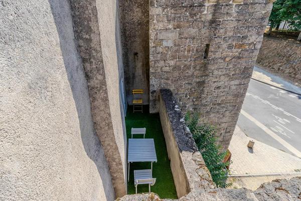 Maison de ville historique avec terrasses sur les remparts Guérande intra-muros