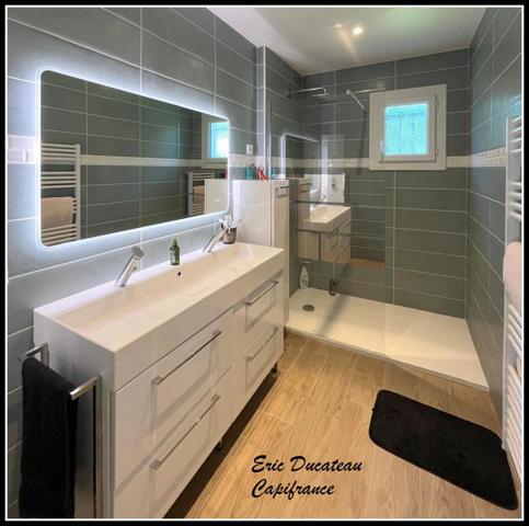 Maison à vendre 6 pièces PESSAC (33), piscine, terrain 865 m²