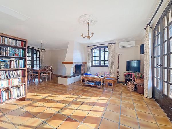 Maison 5 pièces de 157m² sur un terrain arboré de 580m² avec sous-sol à vendre en exclusivité dans un quartier calme et recherché de Ramonville Saint-Agne