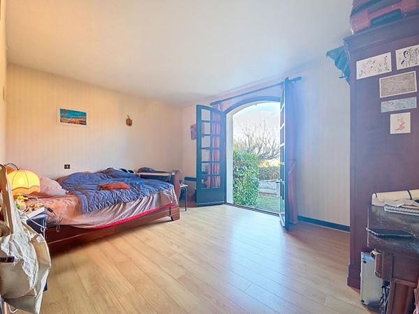 Maison 5 pièces de 157m² sur un terrain arboré de 580m² avec sous-sol à vendre en exclusivité dans un quartier calme et recherché de Ramonville Saint-Agne