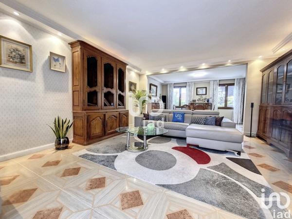 Maison 6 pièces de 180 m² à Le Blanc-Mesnil (93150)