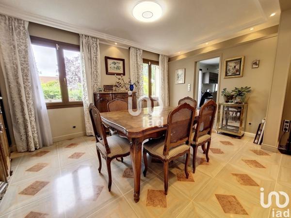 Maison 6 pièces de 180 m² à Le Blanc-Mesnil (93150)