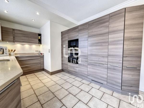 Maison 6 pièces de 180 m² à Le Blanc-Mesnil (93150)