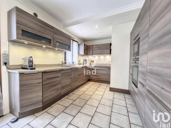 Maison 6 pièces de 180 m² à Le Blanc-Mesnil (93150)