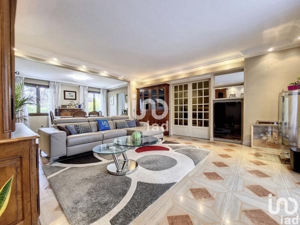 Maison 6 pièces de 180 m² à Le Blanc-Mesnil (93150)