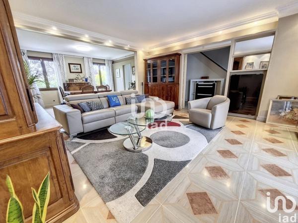 Maison 6 pièces de 180 m² à Le Blanc-Mesnil (93150)