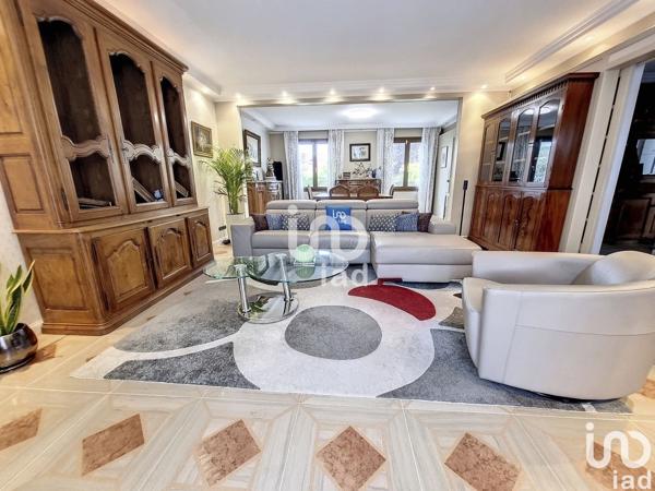 Maison 6 pièces de 180 m² à Le Blanc-Mesnil (93150)