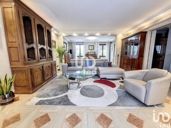 Maison 6 pièces de 180 m² à Le Blanc-Mesnil (93150)