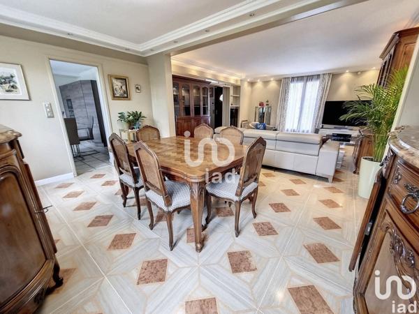 Maison 6 pièces de 180 m² à Le Blanc-Mesnil (93150)