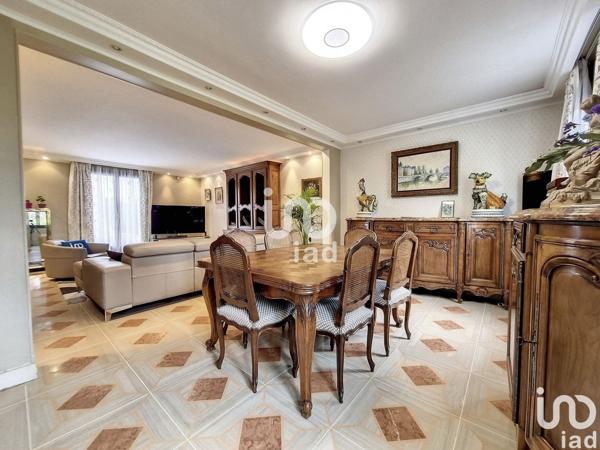 Maison 6 pièces de 180 m² à Le Blanc-Mesnil (93150)