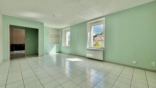 Appartement Vincey 3 pièces, 2 chambres, cuisine équipée, 87 m2