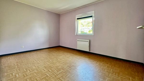 Appartement Vincey 3 pièces, 2 chambres, cuisine équipée, 87 m2