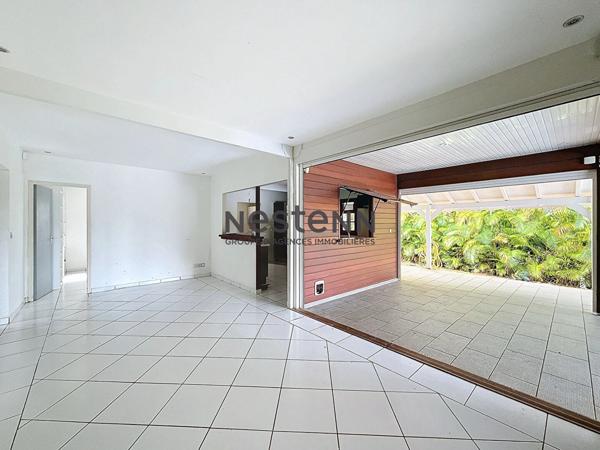 À VENDRE VILLA F4 AVEC PISCINE ET VUE MER À BEBEL SAINTE-ROSE