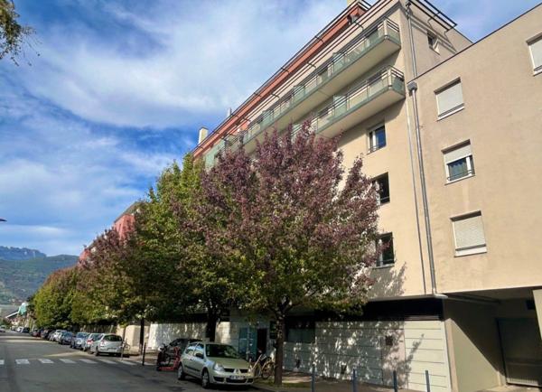 INVESTISSEMENT LOCATIF – GRENOBLE – Résidence étudiante Campus Universités Grenoble - 4,80 % de rentabilité