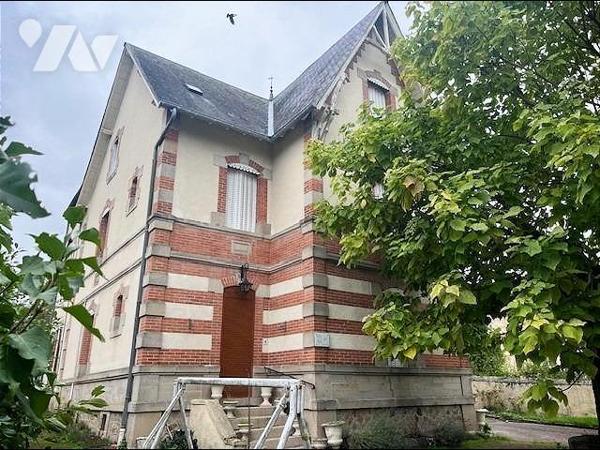 Demeure de caractère - BOURBON L'ARCHAMBAULT 03160