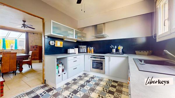 Maison familiale 7 pièces 118m² - Lumineuse avec véranda et sous-sol total à Bernes-sur-Oise