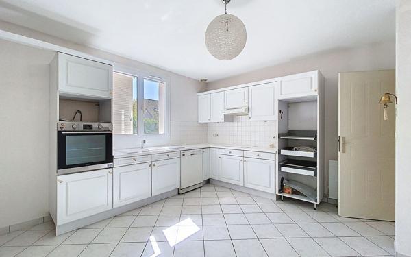 Maison à vendre    7 pièces • 170,85 m2 Guyancourt