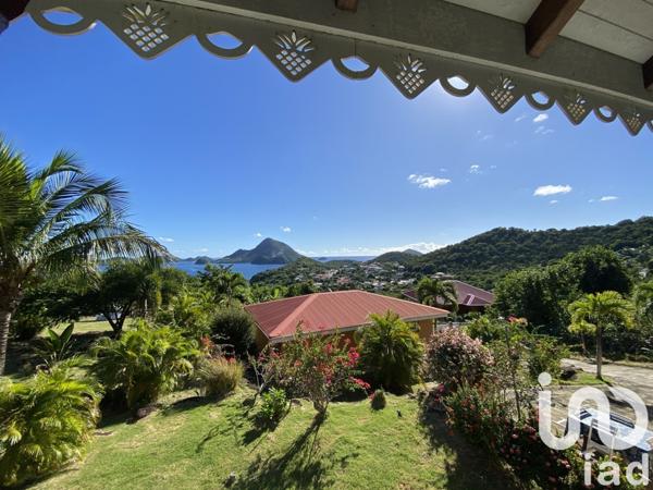 Gîte 11 pièces de 231 m² à Terre-de-Bas (97136)