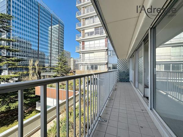 PUTEAUX/Bellerive I Appartement 2 pièces de 51 m² cave et parking