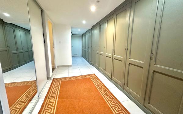 Maison à vendre    6 pièces • 240 m2 Ludon-Médoc