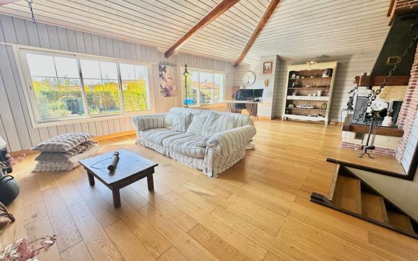 Maison à vendre    6 pièces • 240 m2 Ludon-Médoc