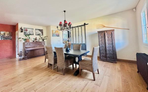 Maison à vendre    6 pièces • 240 m2 Ludon-Médoc