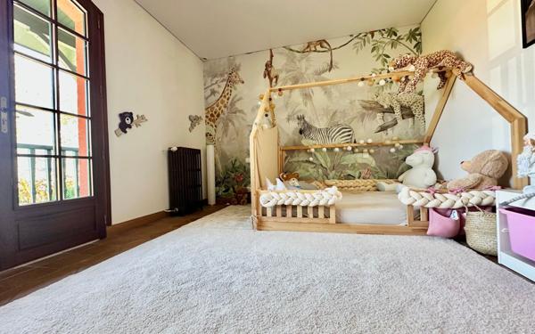 Maison à vendre    6 pièces • 240 m2 Ludon-Médoc