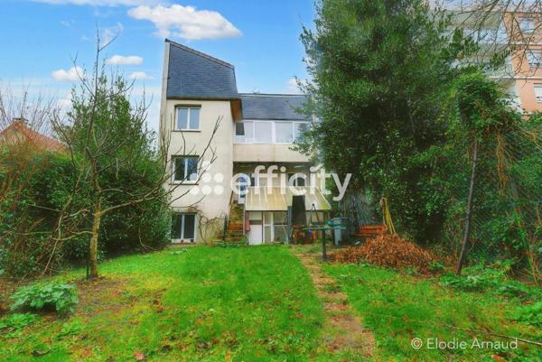 Maison 6 pièces - 210 m² Exclusivité efficity