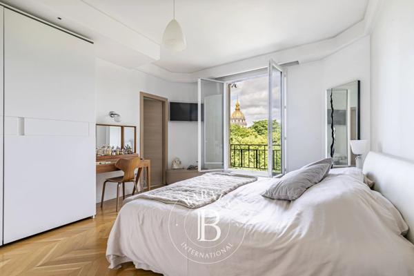 Paris 7ème, Appartement 3 Chambres -  155 m² à vendre