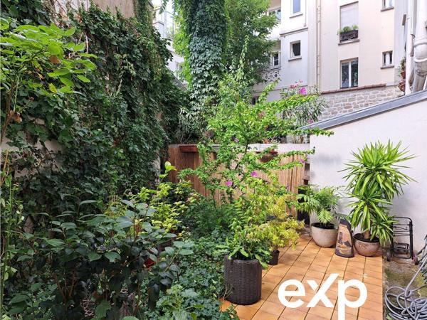 MONTMARTRE - RUE LEPIC – Un esprit de maison avec jardin privatif et souplex