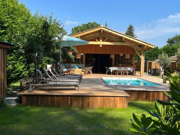 Propriété d'agrément Saint Julien En Born 14 pièce(s) 357 m2