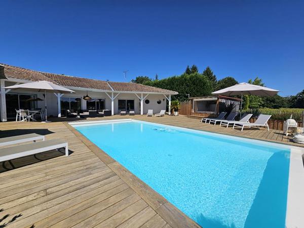 Propriété d'agrément Saint Julien En Born 14 pièce(s) 357 m2