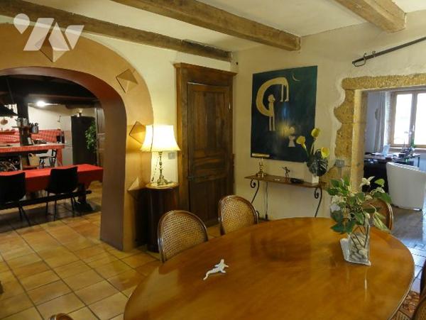 COSNES-ET-ROMAIN - MAISON F8 240 M²