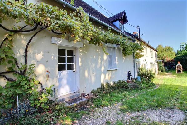 Longère 3 chambres et grand terrain avec dépendances et garage proche MAINTENON