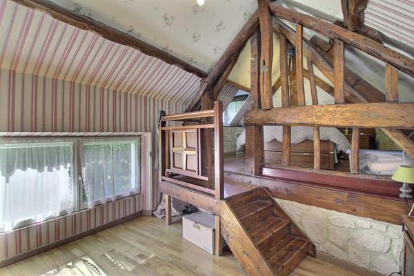 Longère 3 chambres et grand terrain avec dépendances et garage proche MAINTENON