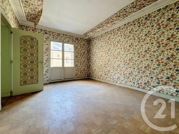 Appartement à vendre  8 pièces - 179,33 m 2   ARGENTAN  - 61
