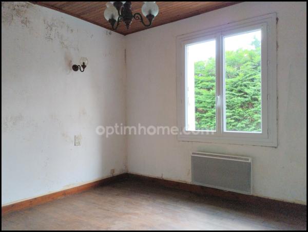 Votre futur cocon à Plestin-les-Grèves – Entre mer et centre-ville, une maison à fort potentiel vous attend !