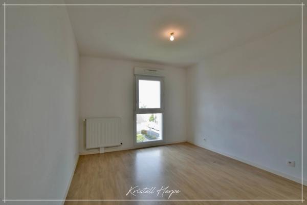 Dpt Loire Atlantique (44), à vendre REZE appartement T2 de 47m², dernier étage avec balcon et stationnement.