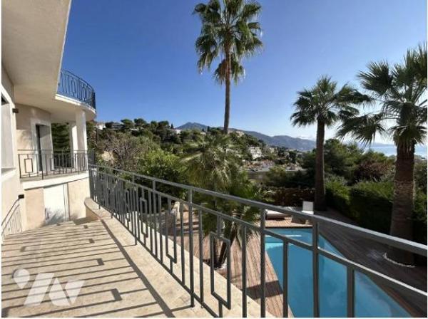 ROQUEBRUNE-CAP-MARTIN - PROPRIÉTÉ VUE MER.