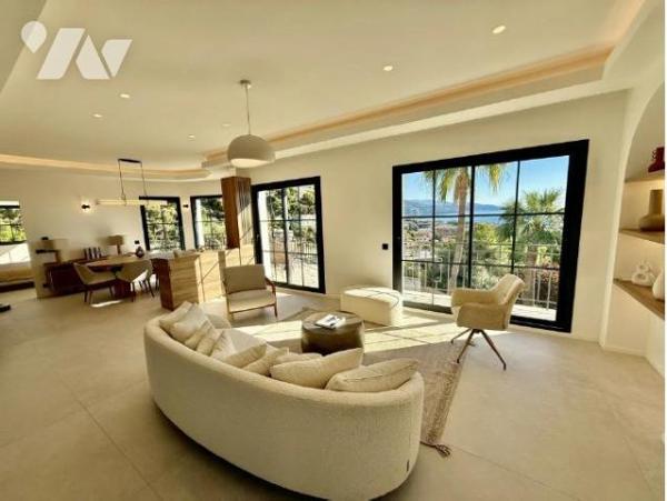 ROQUEBRUNE-CAP-MARTIN - PROPRIÉTÉ VUE MER.