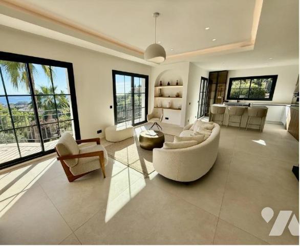 ROQUEBRUNE-CAP-MARTIN - PROPRIÉTÉ VUE MER.