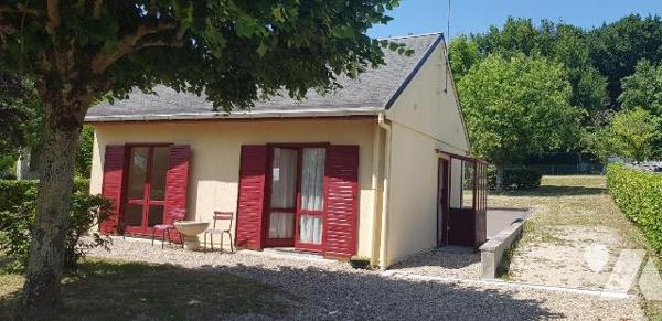 A VENDRE - A CHATRES SUR CHER (41)  Située dans un environnement verdoyant, cette  maison  d'ha...