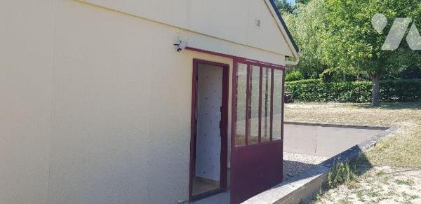 A VENDRE - A CHATRES SUR CHER (41)  Située dans un environnement verdoyant, cette  maison  d'ha...