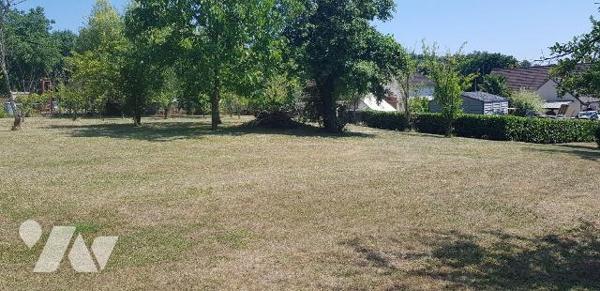 A VENDRE - A CHATRES SUR CHER (41)  Située dans un environnement verdoyant, cette  maison  d'ha...