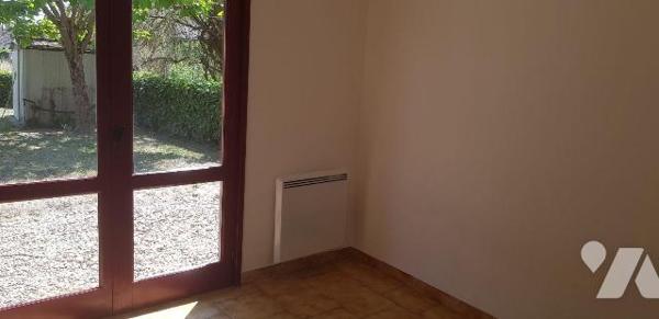 A VENDRE - A CHATRES SUR CHER (41)  Située dans un environnement verdoyant, cette  maison  d'ha...